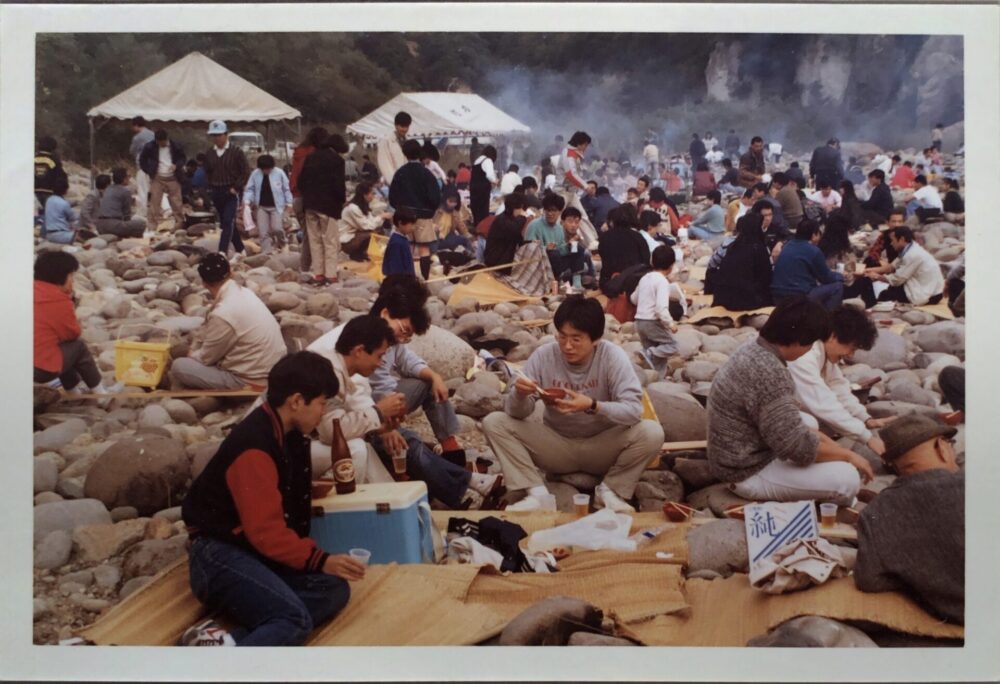 広瀬川で芋煮会